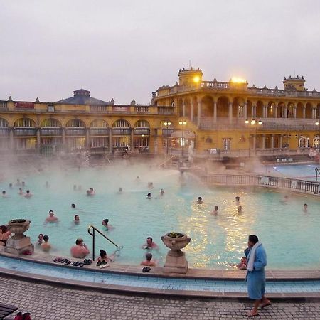 Julia'S Home Budapest Luaran gambar