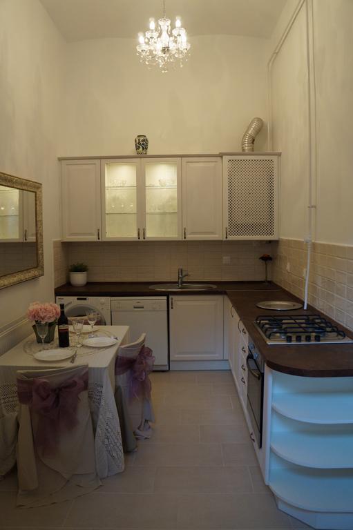 Julia'S Home Budapest Luaran gambar
