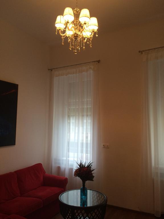 Julia'S Home Budapest Luaran gambar