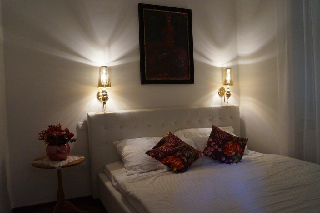 Julia'S Home Budapest Luaran gambar