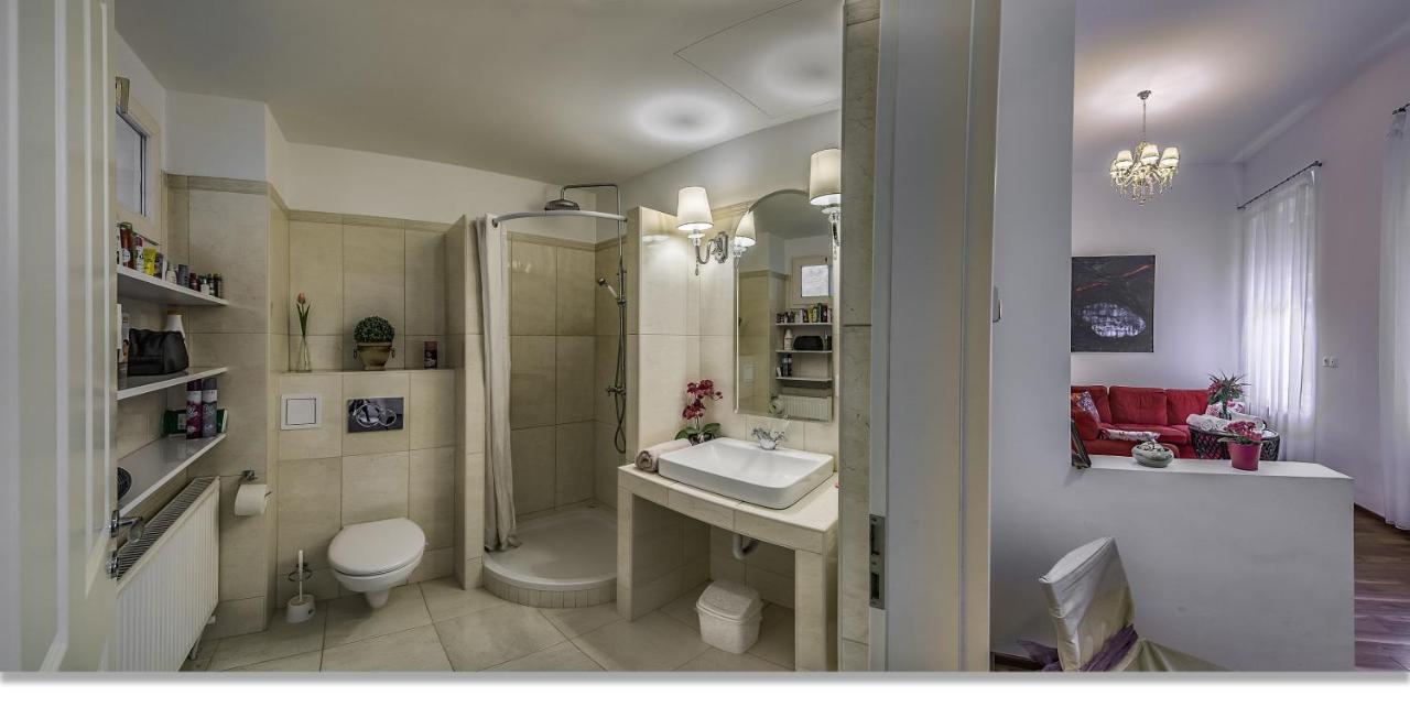 Julia'S Home Budapest Luaran gambar
