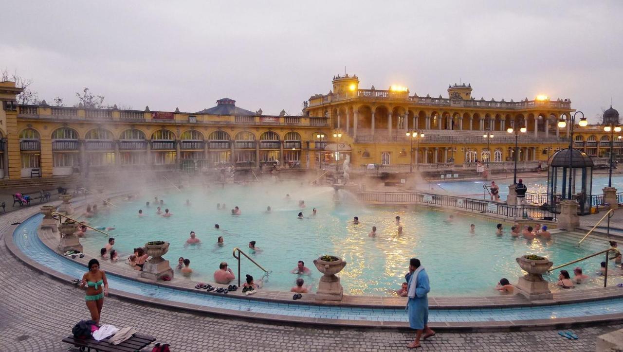 Julia'S Home Budapest Luaran gambar